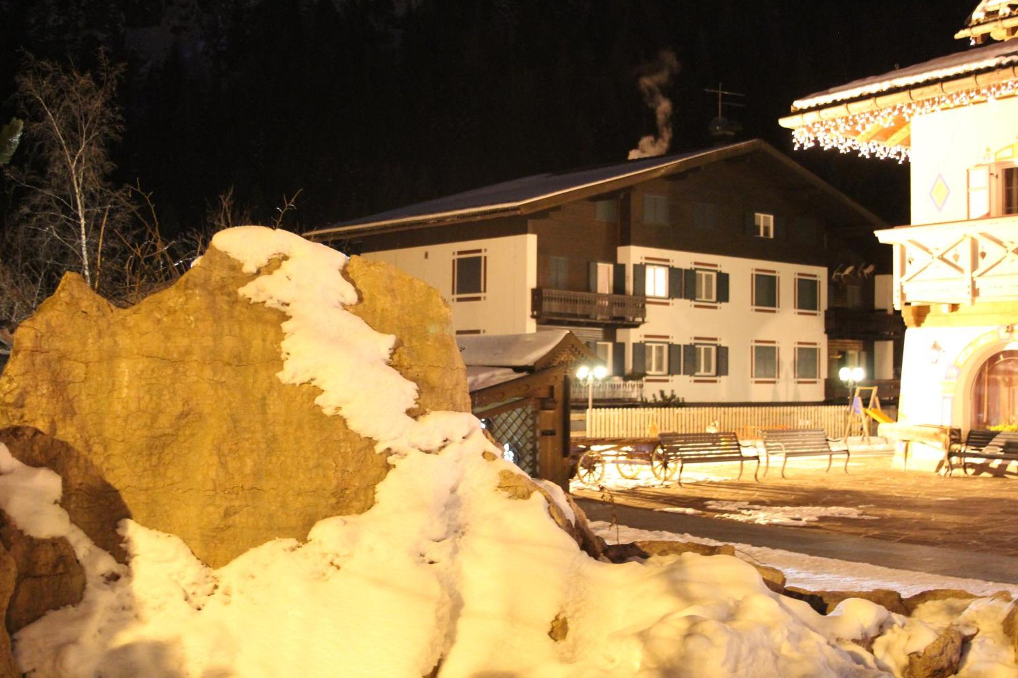 Appartamento Niki Campitello Campitello di Fassa Exteriör bild